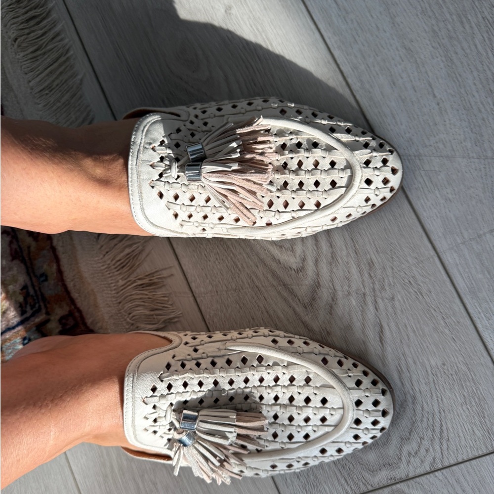 Leather Beige mules  with Tassels